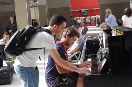 Điều kỳ diệu diễn ra tại một nhà ga ở Paris…