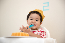 7 loại thực phẩm không có lợi cho sức khỏe của trẻ nhỏ