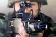 Vũ khí mới của Trung Quốc có thể thiêu cháy mục tiêu cách 800 mét