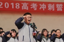 ĐCSTQ lợi dụng kỳ thi đại học để “nhồi sọ” học sinh