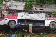 Cao Bằng: Xe khách rơi xuống vực, 30 người thương vong