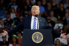 Ông Trump cáo buộc truyền thông xã hội “bịt miệng hàng triệu người”