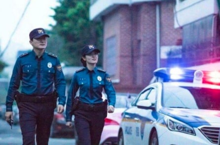 Ly kỳ việc cô gái Hàn Quốc gọi đến cảnh sát để đặt mua mì