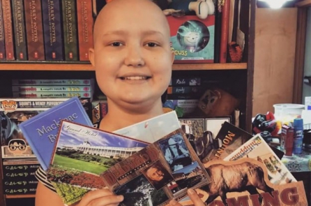 Cô bé ung thư nhận được thiệp chúc mừng sinh nhật từ 50 bang ở Mỹ