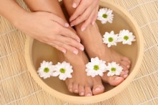 Dấu hiệu bất thường ở hai chân báo hiệu tình trạng gì của sức khỏe?