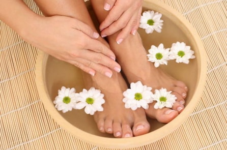 Dấu hiệu bất thường ở hai chân báo hiệu tình trạng gì của sức khỏe?