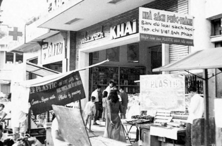 Sài Gòn muộn màng của em cũng không còn…