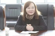 Nữ tham quan TQ mê phẫu thuật thẩm mỹ đến nỗi “khóc cũng như đang cười”