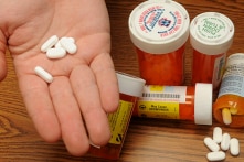 Mệt mỏi vì thuốc tăng giá, 500 bệnh viện Mỹ liên minh để tự sản xuất