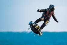 Phản lực bay gắn chân: ‘Lượn như chim’ ở tốc độ 167 km/h