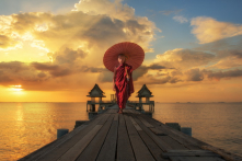 Trí tuệ cổ nhân: Xuân có trăm hoa, thu có trăng