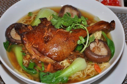 Hủ tiếu mì nước đục