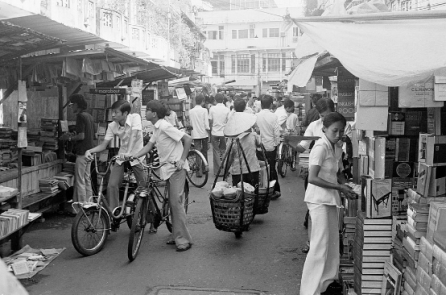 Góc nhỏ Sài Gòn: Buổi sáng ở đường sách