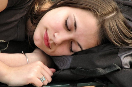 Bắt bệnh thâm quầng mắt và cách điều trị