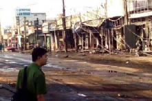 Cháy xe bồn chở xăng, ít nhất 6 người chết, hư hại hàng chục ngôi nhà