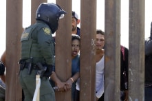 Mexico trục xuất gần 500 người di cư cố tình vượt biên sang Mỹ