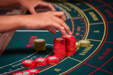 Bộ Tài chính: Đề xuất người Việt thu nhập trên 10 triệu đồng/tháng được vào chơi casino