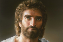 Cô bé kiếm hàng triệu đô nhờ vào tài năng vẽ tranh siêu thường