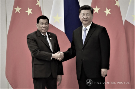 Ông Duterte tiến thoái lưỡng nan trước “lực lượng dân quân” Trung Quốc tại Biển Đông