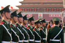 ĐCSTQ dùng công nghệ cao để giám sát và điều khiển quân nhân