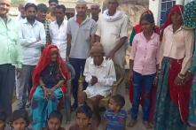 Ông cụ 95 tuổi Ấn Độ “sống lại” trong đám tang của mình