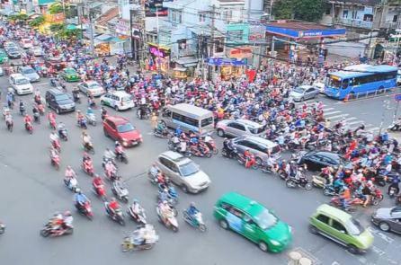Lái xe ở Mỹ và Việt Nam có gì khác nhau?
