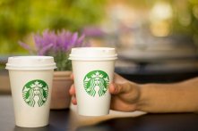 Phóng viên ĐCSTQ nằm vùng tại Starbucks, doanh nghiệp vốn nước ngoài lâm nguy