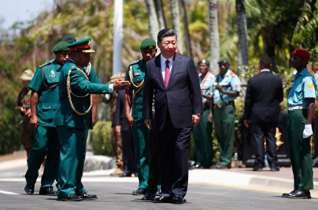 Phía sau hình ảnh Trung Quốc huênh hoang tại APEC 2018