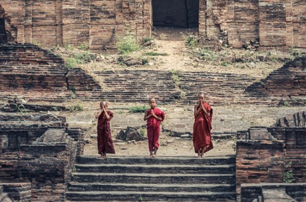 4 câu hỏi khó của vị sư trụ trì cô đọng cả đời người