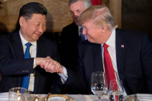 Trung Quốc giấu chi tiết cuộc gặp Trump-Tập, kiểm duyệt tài khoản MXH của ĐSQ Mỹ