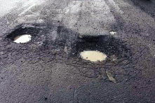 Vụ chết người trên cao tốc ‘ổ gà’: Xử lý trách nhiệm 3 cá nhân