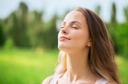 Lợi ích bảo vệ phổi hậu COVID-19 của thực phẩm màu trắng
