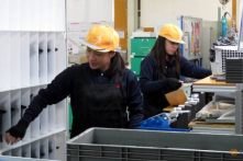 Nhật thông qua luật mới mở rộng cửa hơn cho lao động nhập cư