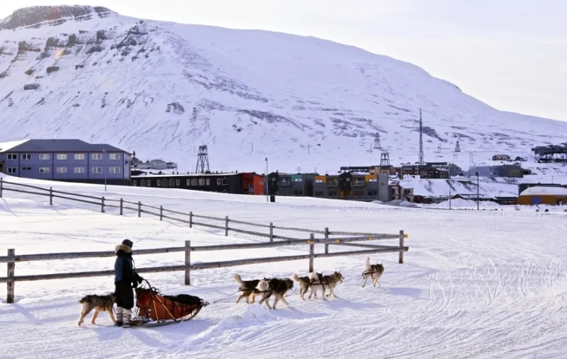 Thị trấn "không được phép chết": Longyearbyen