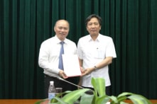 ‘Xe biển xanh đón vợ Bộ trưởng Công Thương là vi phạm quy định’