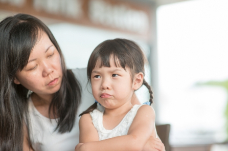 20 biểu hiện của trẻ có thể nói lên khuyết điểm của cha mẹ