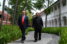 Trump: Không lo Bắc Hàn bắn vài quả tên lửa nhỏ