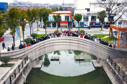 Cây cầu in 3D dài nhất thế giới được hoàn thành trong 18 ngày