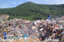 Đà Nẵng hỗ trợ 500.000 đồng cho CN môi trường làm việc trong đêm giao thừa