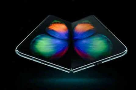 Samsung chính thức ra mắt điện thoại gấp Galaxy Fold, giá 2.000 đô