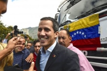 Guaido và hơn 80 nghị sĩ tới biên giới áp tải hàng viện trợ vào Venezuela