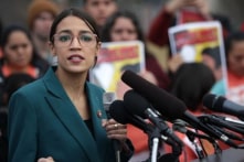 Alexandra Ocasio-Cortez chỉ trích CNTB ‘không thể cứu vãn nổi’