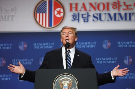 Trump dọa có thể bỏ thỏa thuận thương mại với Trung Quốc dù đàm phán tiến triển