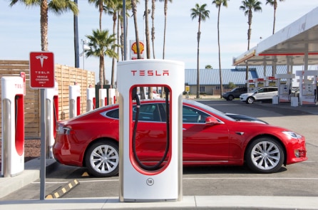 Quân đội Trung Quốc cấm xe điện Tesla vào các khu phức hợp quân sự
