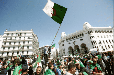 Một triệu người Algeria xuống đường đòi thay đổi chế độ