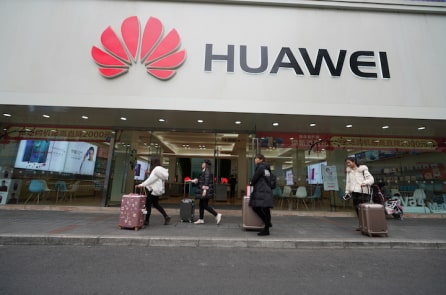 Panasonic ngừng kinh doanh với Huawei, sau đó sẽ là Samsung và LG?