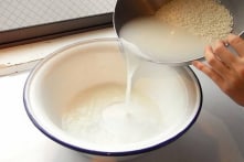 Đừng vội đổ đi, nước gạo có nhiều công dụng hơn bạn nghĩ