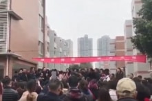 Trung Quốc: Phụ huynh biểu tình vì trường học sử dụng thực phẩm bẩn, quá hạn