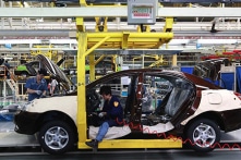 TQ: Xe ô tô sản xuất trong nước bị nghi có chất gây ung thư