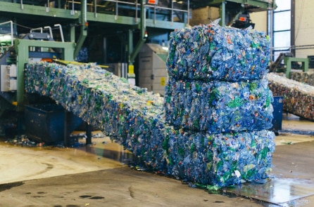 Na Uy tái chế 97% chai nhựa, làm sao họ đạt được điều đó?